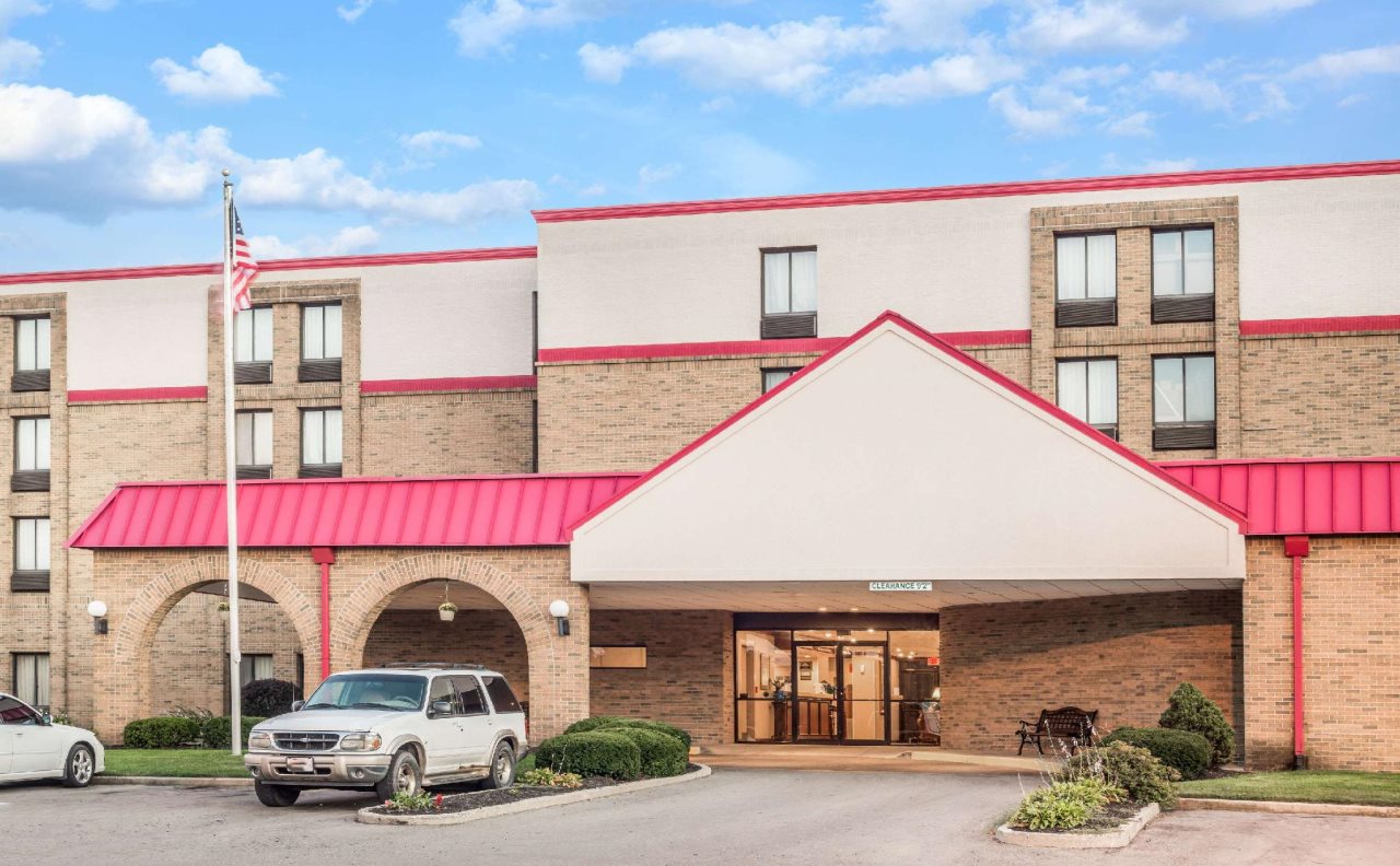 Ramada By Wyndham Xenia — Xenia