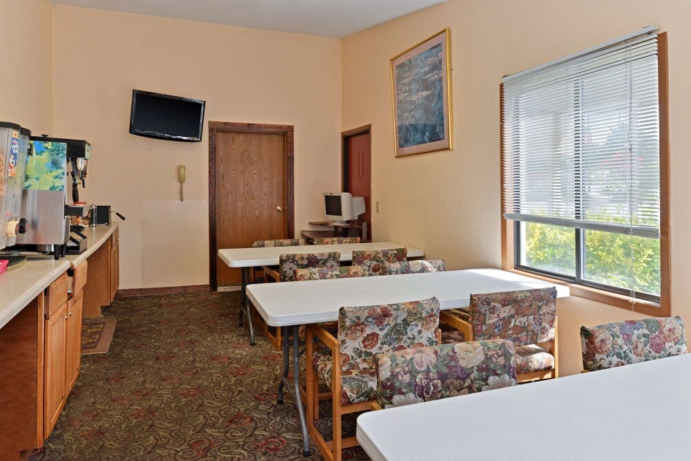 Nation's Inn Kinston - photo 14