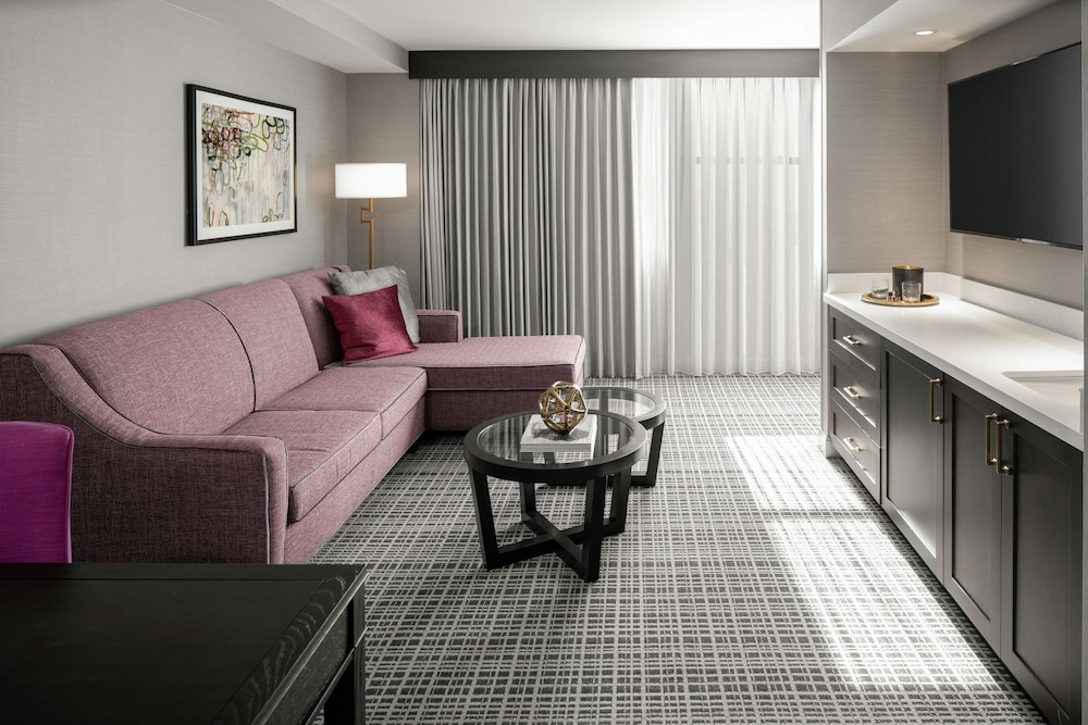 The Axis Moline Hotel Tapestry Collection by Hilton - photo 15