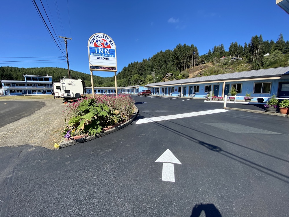 Winchester Bay Inn - photo 33