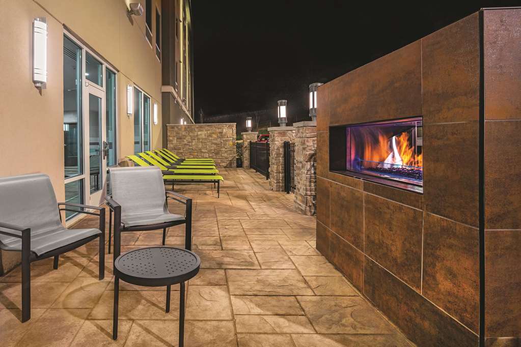 La Quinta Inn & Suites by Wyndham Cleveland TN - photo 5