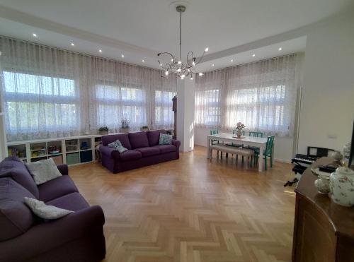 Spacious apartment in the heart of the city — 4-Star Luxury Hotel in Milan, Italy