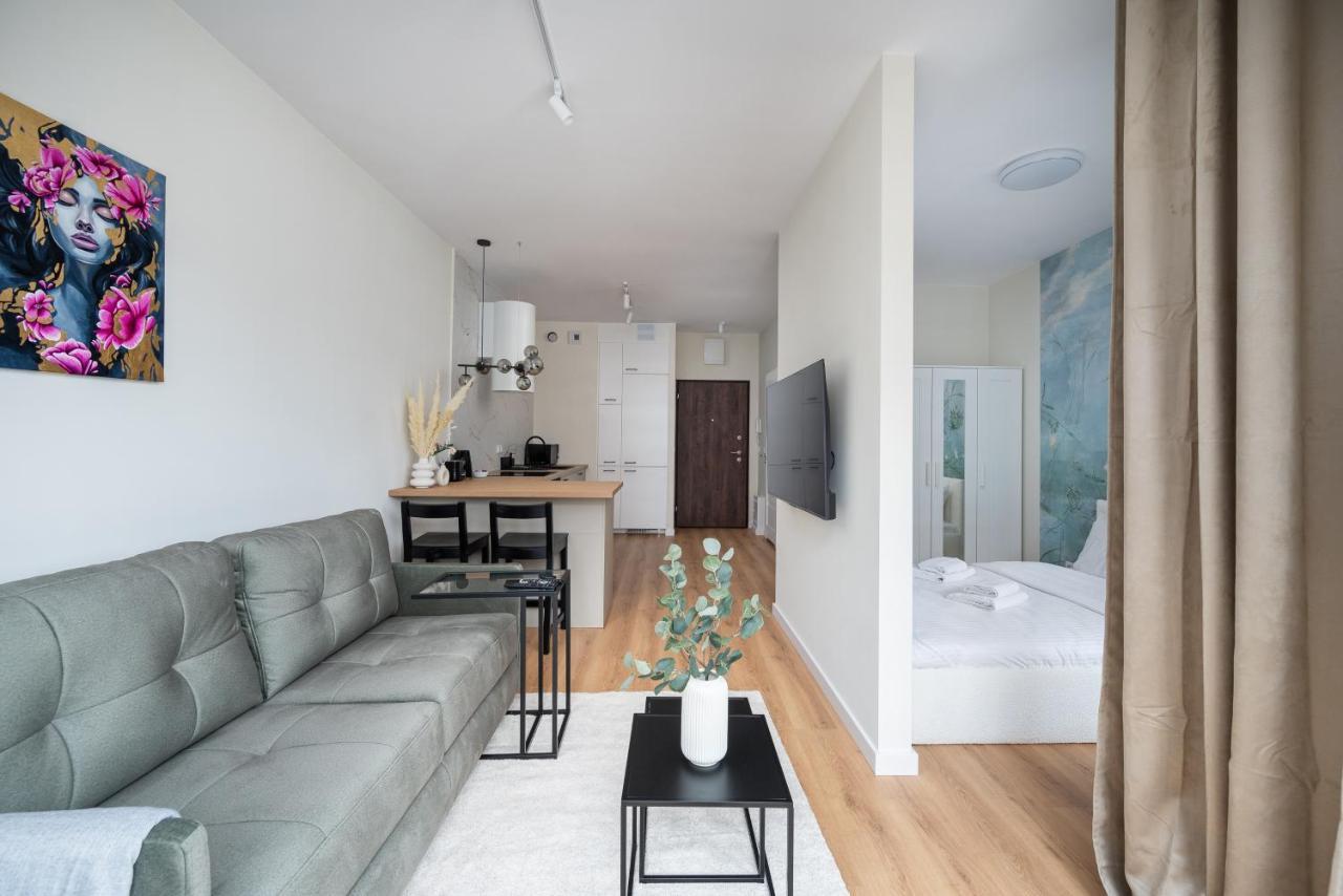 Business Park Cosy Apartment by BookingHost — 4-Star Luxury Hotel in Warsaw, Poland