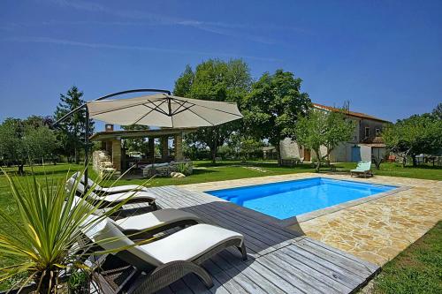 Holiday Home Casa Buscina — 4-Star Luxury Hotel in Buje, Croatia