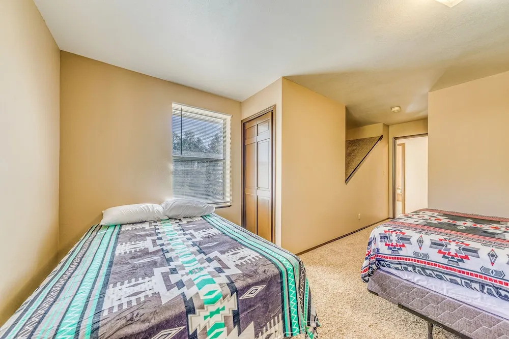 Ruidoso Retreat w Grill 3 Mi to Grindstone Lake in Ruidoso, United States