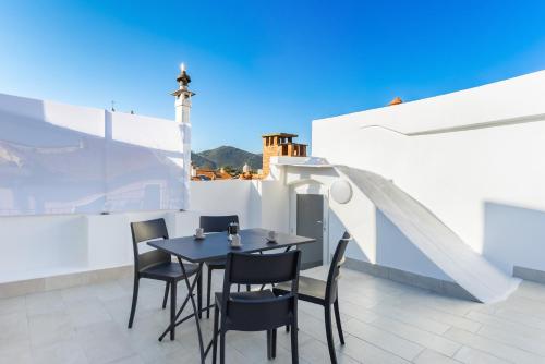 Hostdomus Azure Loft Free Garage — 4-Star Luxury Hotel in Loano, Italy