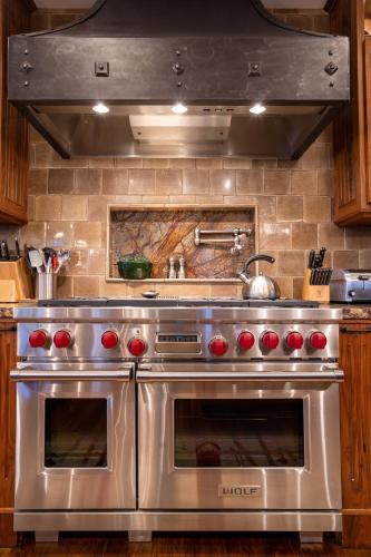 Luxury 4BD Located at Old Greenwood - photo 10