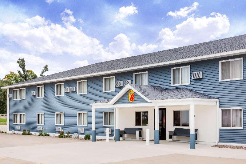 Super 8 by Wyndham Platteville — hotel in Platteville