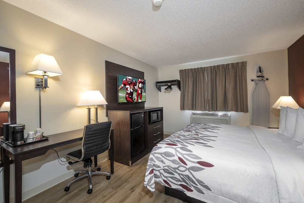 Red Roof Inn Greensburg - photo 13