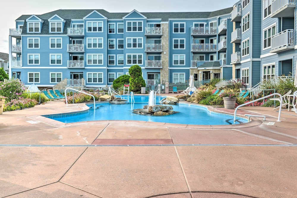 Oceanfront Resort Year round Pools Private Beach - photo 22