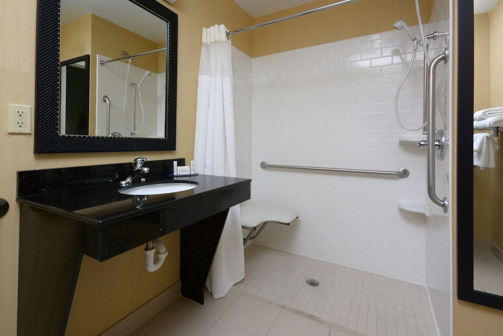 Fairfield Inn & Suites by Marriott Charlottesville North - photo 17