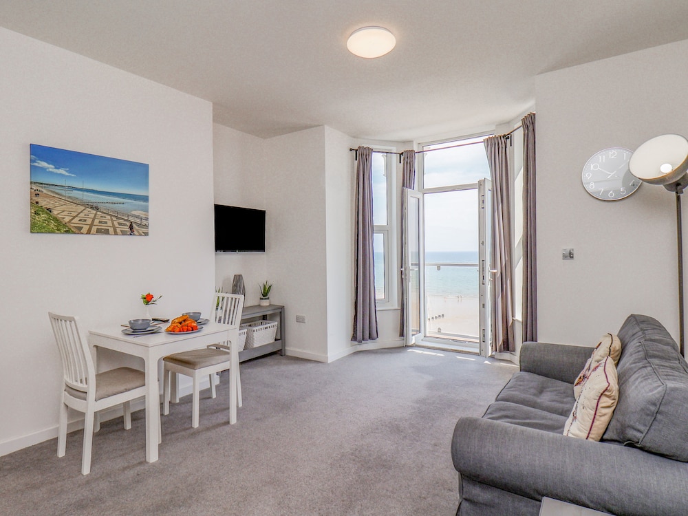 4 Seaview Bridlington Bay — 4-Star Luxury Hotel in Bridlington, United Kingdom