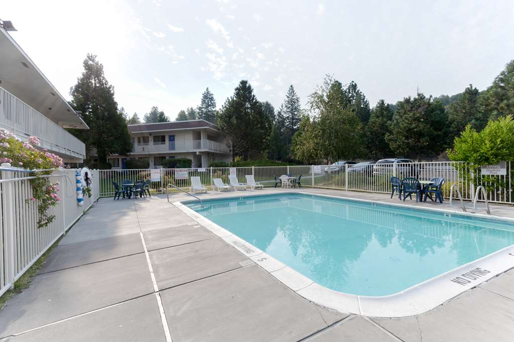 Motel 6 Weed Mount Shasta - photo 11