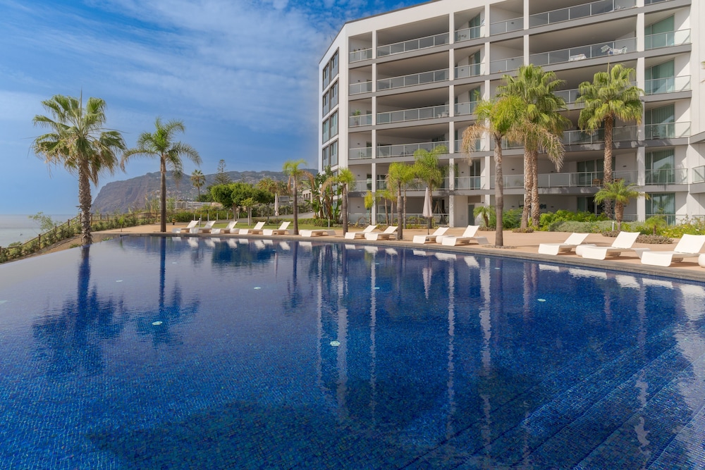 Madeira Palace Ocean Sounds — 4-Star Luxury Hotel in Funchal, Portugal