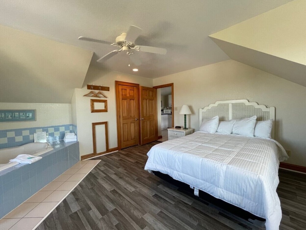 Pony Island Inn - photo 28