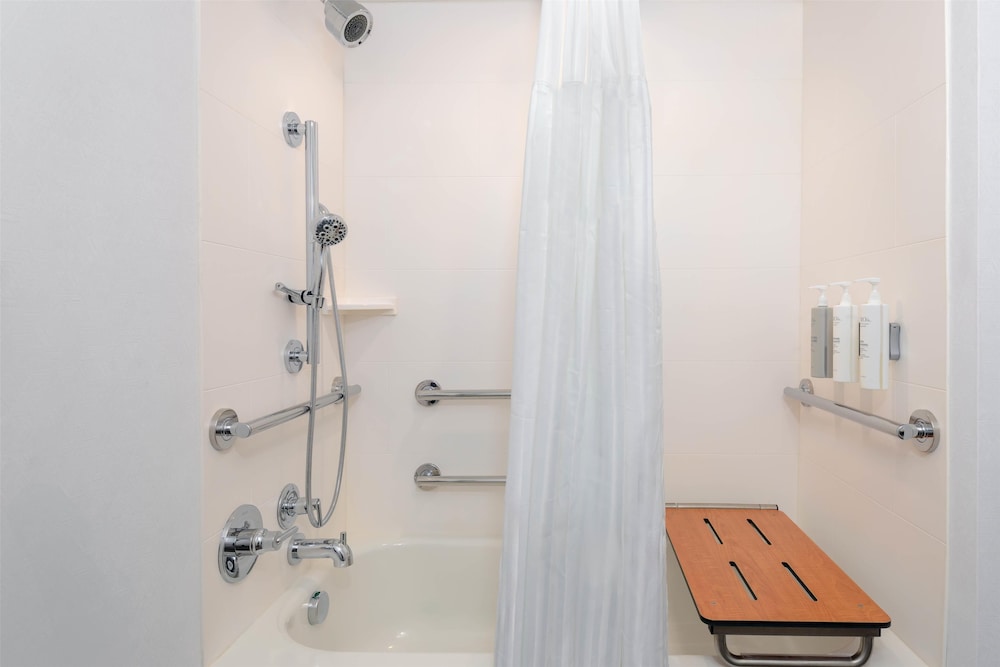 Hilton Garden Inn Buffalo Airport - photo 27