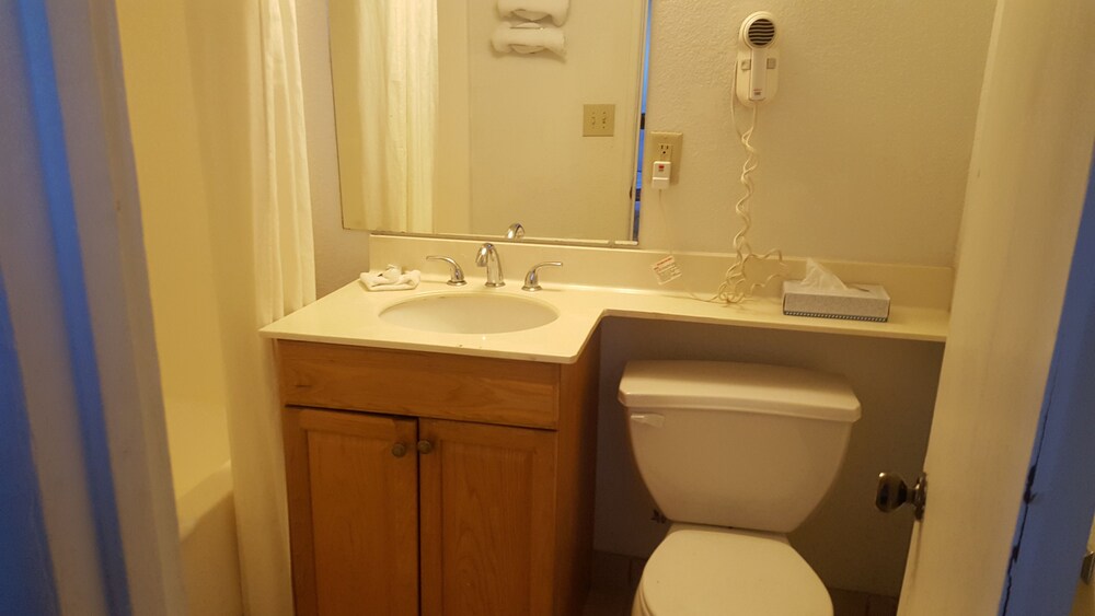 Desert Inn - photo 24