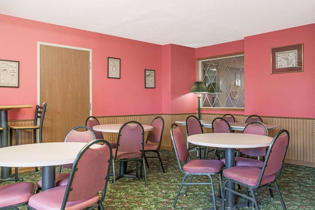 Days Inn by Wyndham West Eau Claire - photo 13