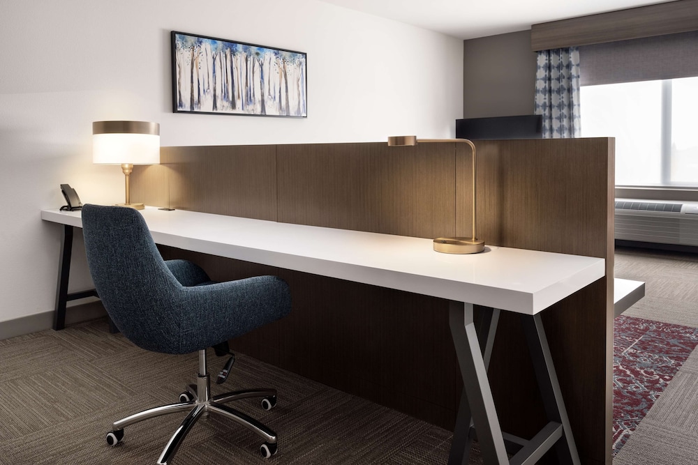 Hilton Garden Inn Visalia - photo 14