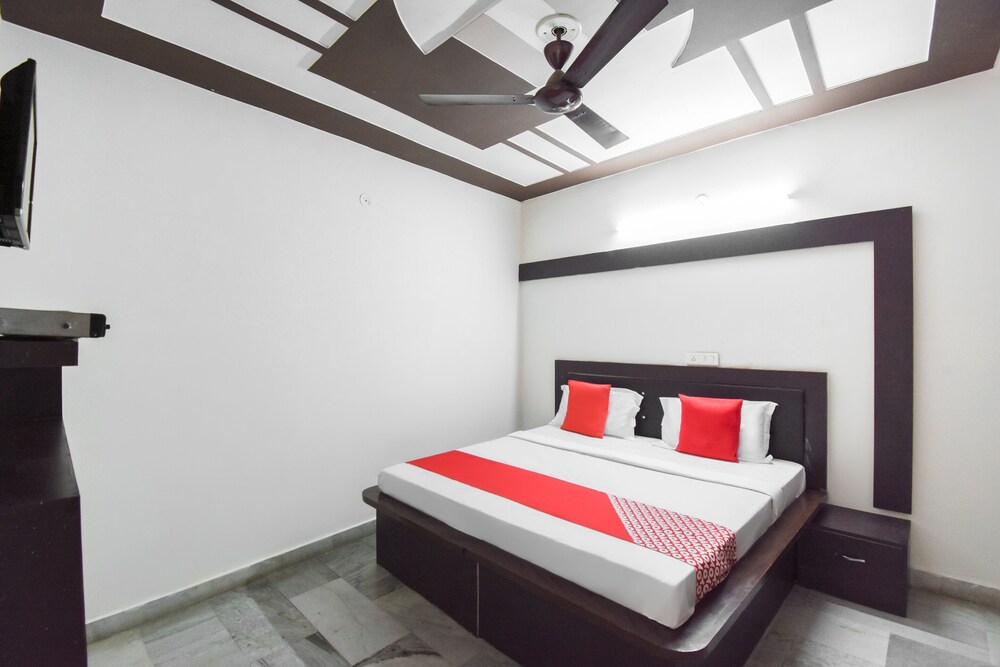 Oyo 48899 Hotel V Seven in Thanesar, India