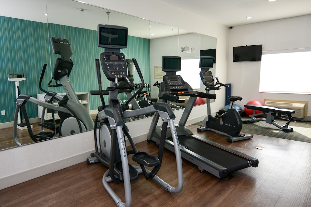 Holiday Inn Express & Suites New Boston by IHG - photo 22