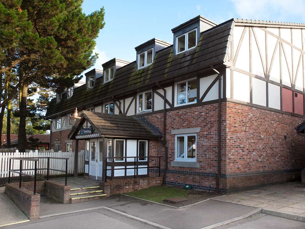Travelodge Bournemouth Cooper Dean — hotel near Bournemouth Airport