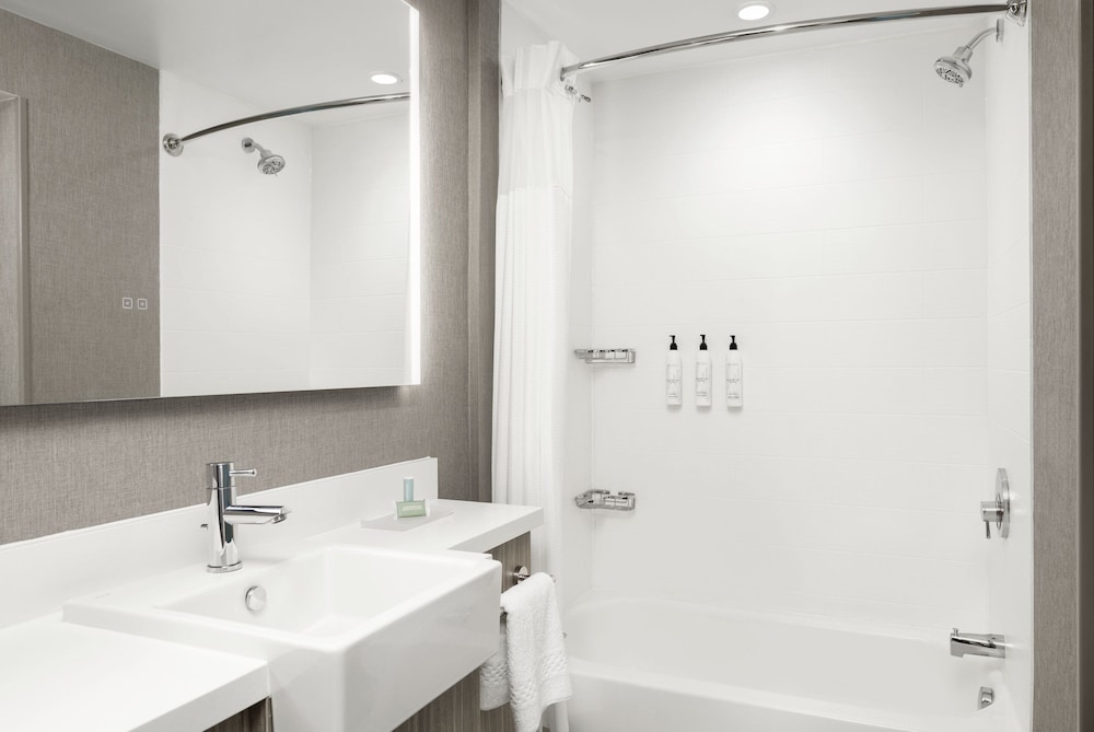 SpringHill Suites by Marriott Roanoke North - photo 20