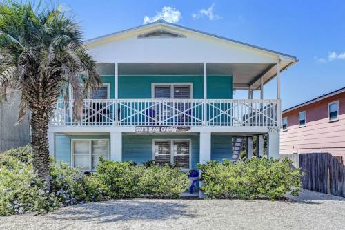 South Beach Cabana Down Patio Pool Located Across Street from Beach in Fernandina Beach, United States