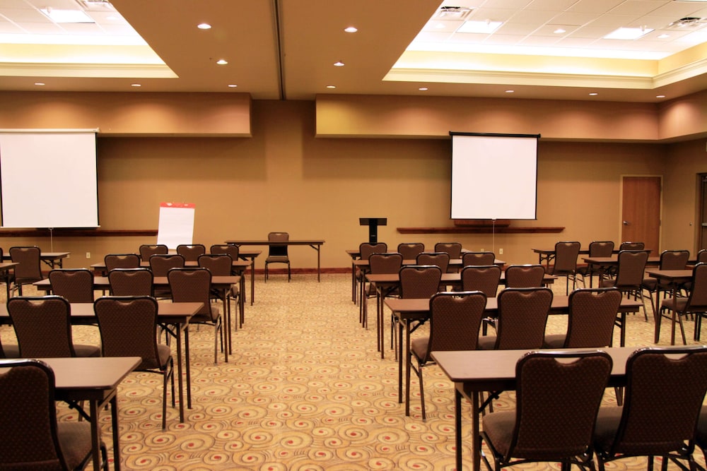 Hampton Inn & Suites Kingman - photo 34