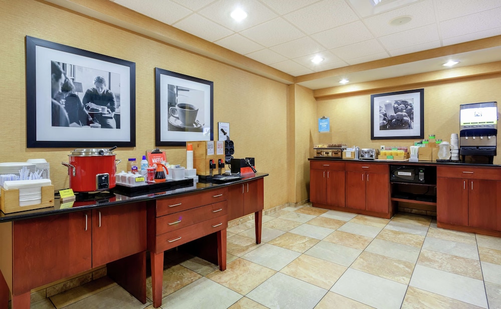 Hampton Inn & Suites Port Richey - photo 25