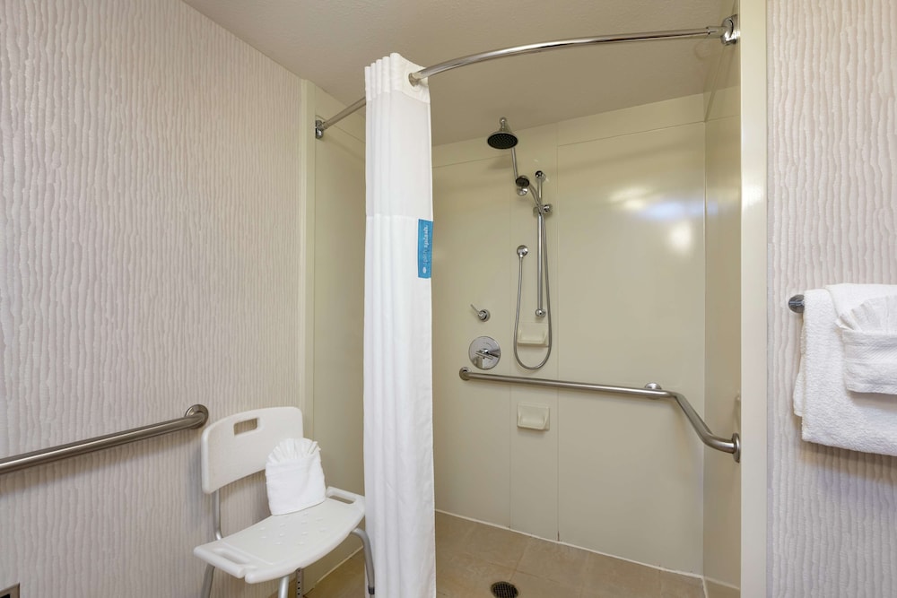 Hampton Inn & Suites Austin Airport - photo 30