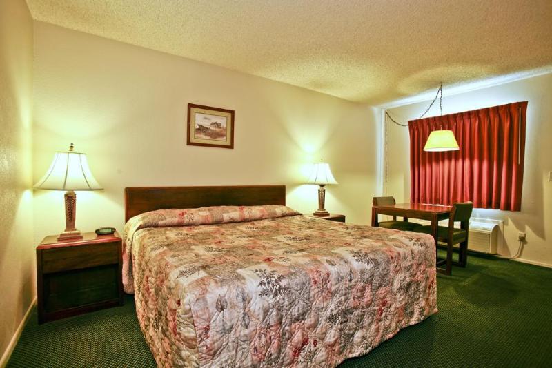 Silver Queen Inn - photo 9