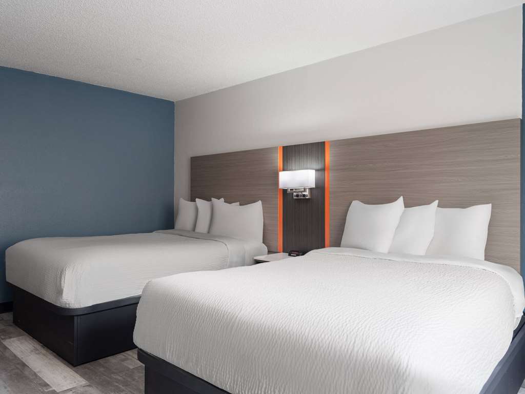 Baymont by Wyndham Indianapolis East - photo 17