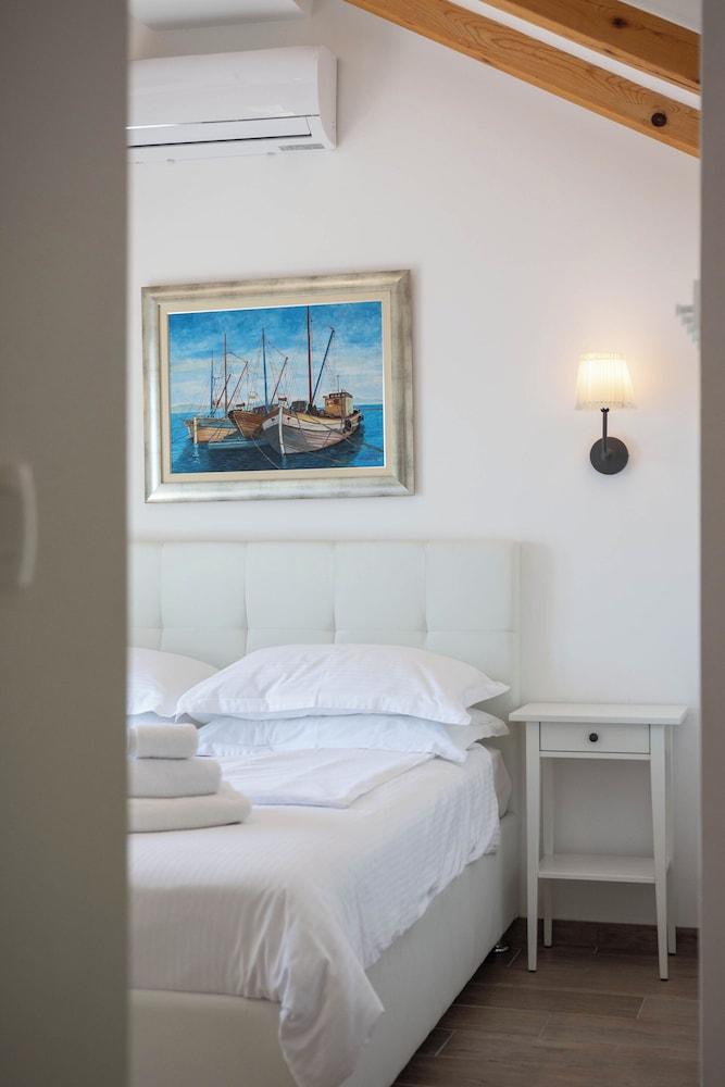 Villa Olive Tree — 4-Star Luxury Hotel in Omis, Croatia