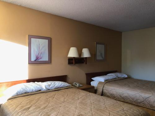 America's Best Inn - photo 18