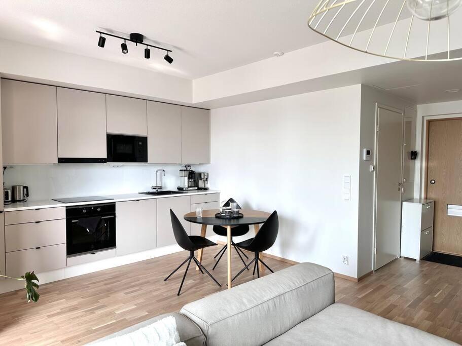 Spacious 1br with Balcony in Helsinki, Finland