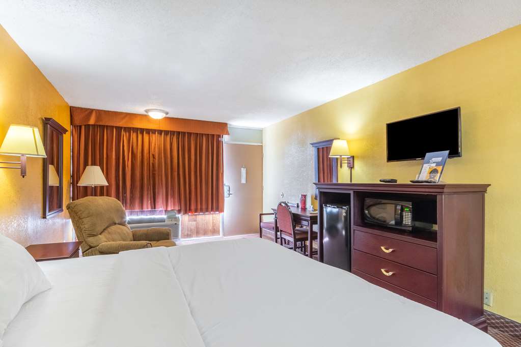 Americas Best Value Inn Elk City - photo 13