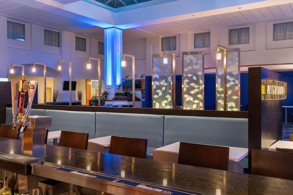 Embassy Suites Boston Logan Airport - photo 37