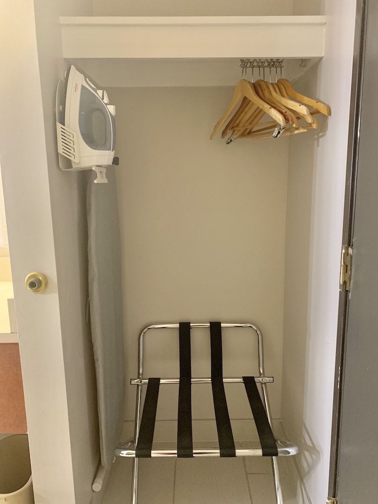 Countryside Suites Lincoln - photo 4