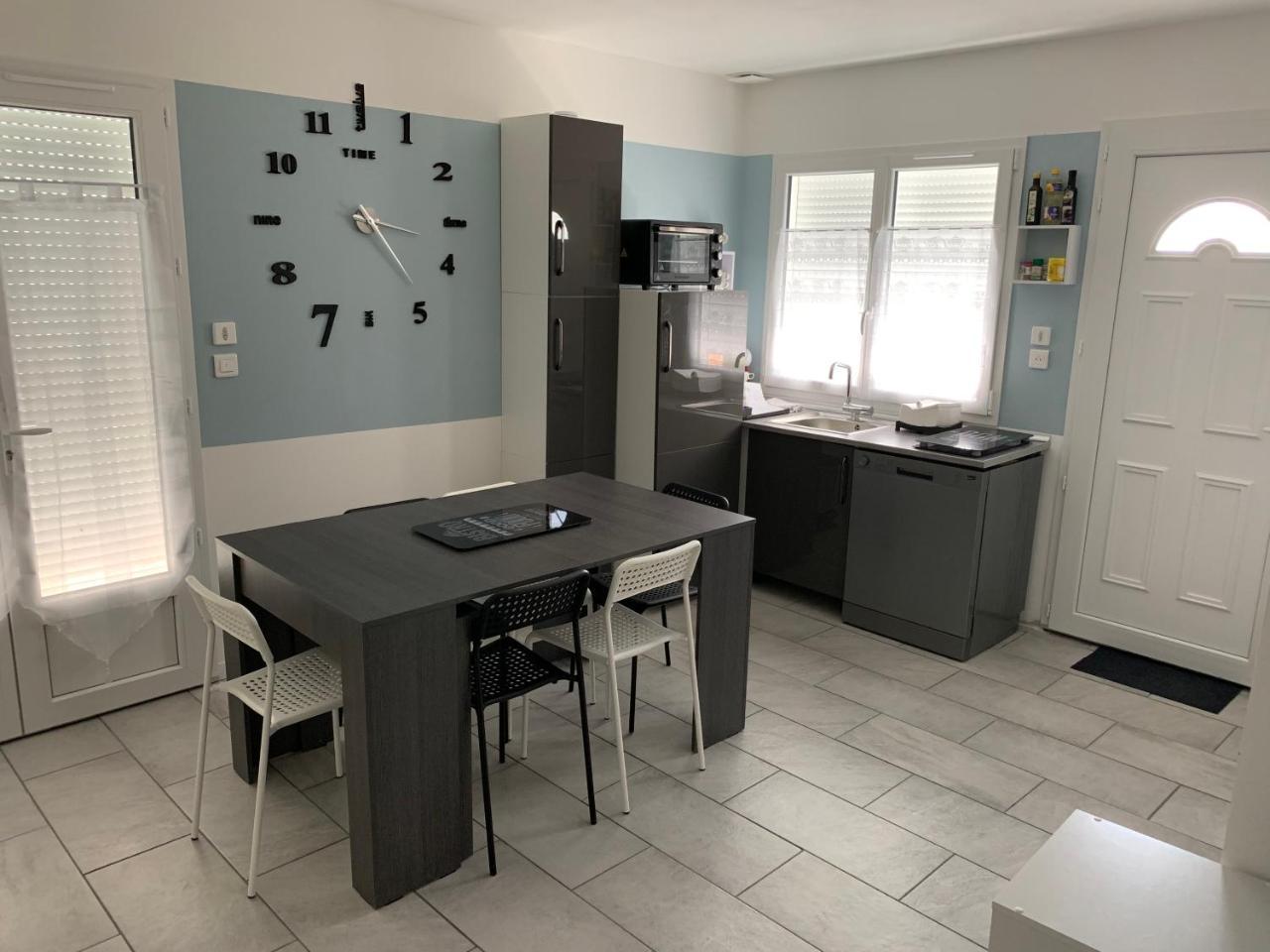 Ideale Famille Tout Y Est — hotel in Dompierre-Sur-Besbre