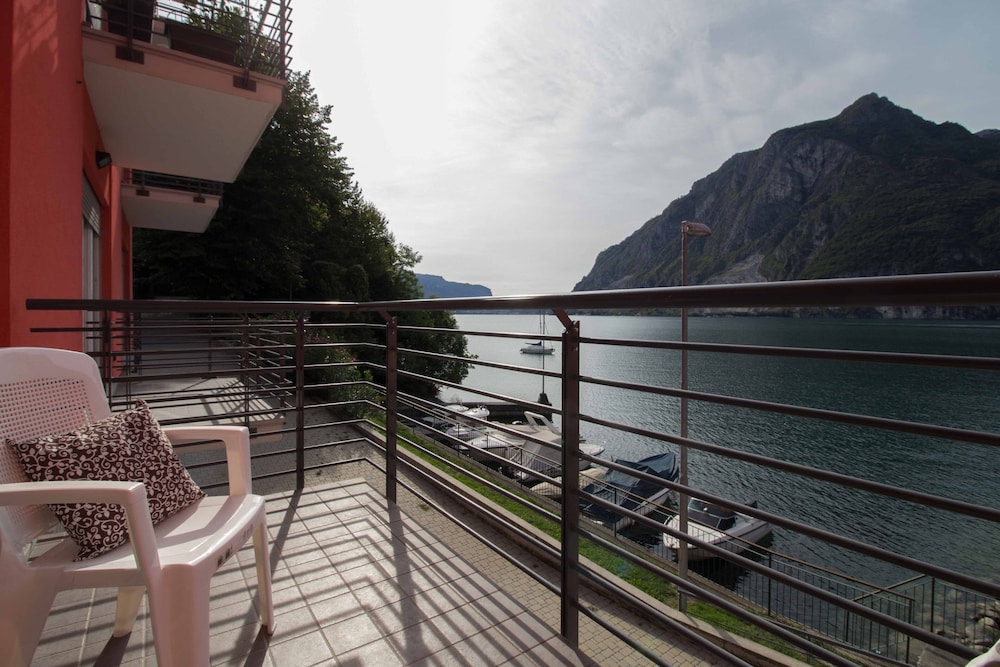 Mamma Ciccia Holiday Home Lake View — 4-Star Luxury Hotel in Abbadia Lariana, Italy