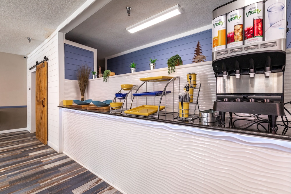 Days Inn & Suites by Wyndham Branson - photo 40