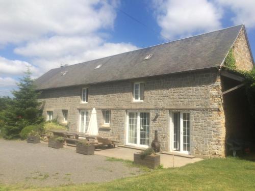 Self Catering for large groups friends families pet-friendly hotel Romagny