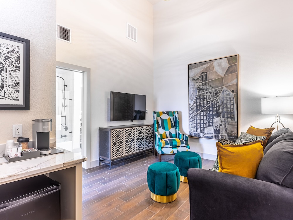 Millsap Suites by Pioneer Pocket Hotel - photo 8