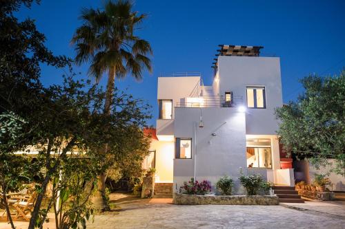 Olive Garden Villa Venetia — 4-Star Luxury Hotel in Rethymno, Greece