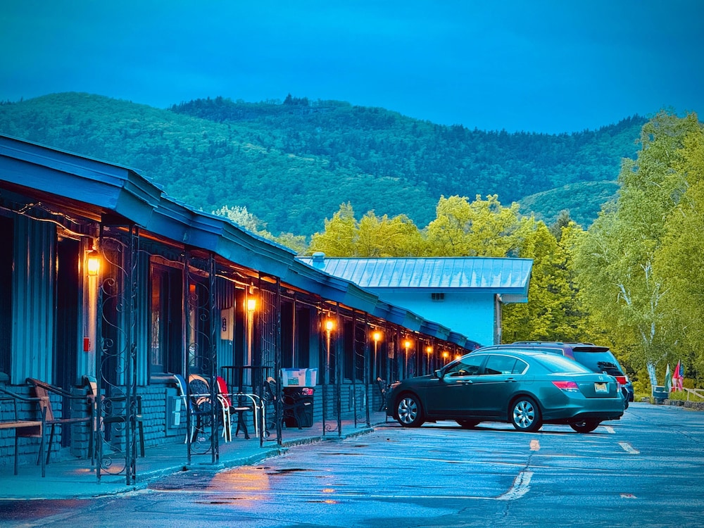 Travelodge By Wyndham Lake George Ny — Queensbury