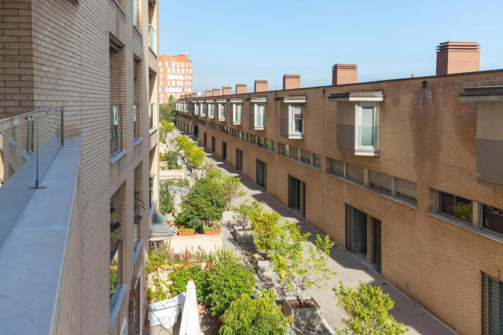 Lodging Apartments Beach Apartment Villa Olimpica — 4-Star Luxury Hotel in Barcelona, Spain