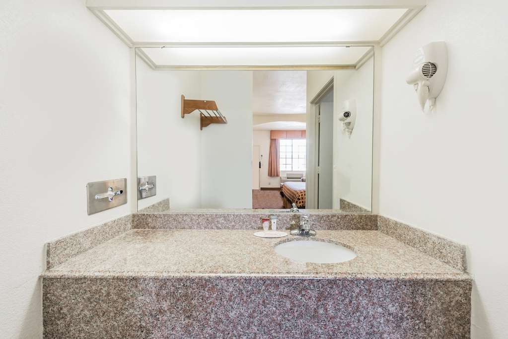 Americas Best Value Inn & Suites Ft. Worth S - photo 9