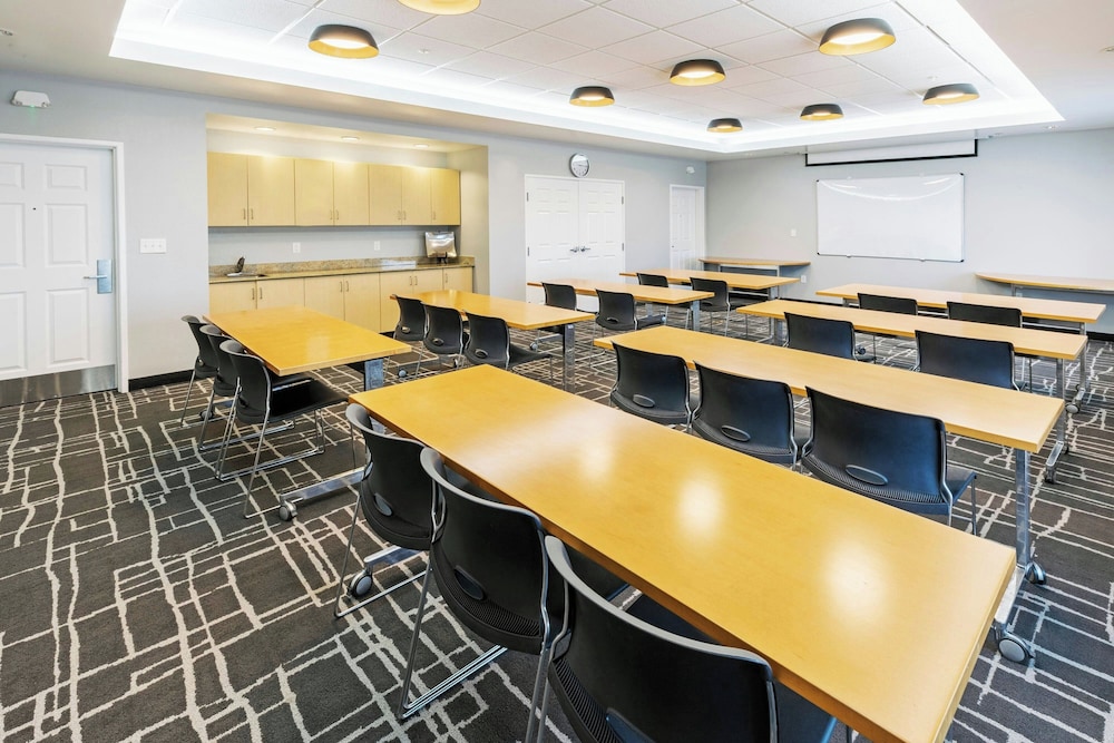 Towneplace Suites by Marriott Broken Arrow - photo 63