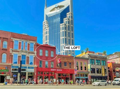 Broadway Penthouse Above Live Music & Bars — 4-Star Luxury Hotel in Nashville, United States